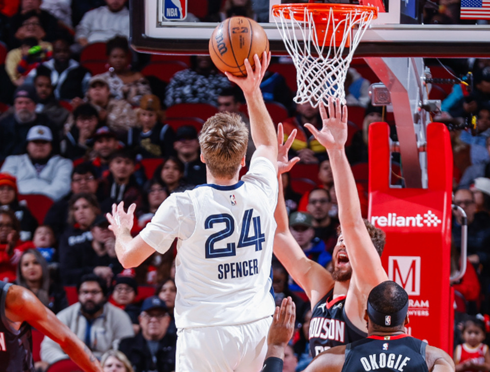 杜兰特申京合砍66分，火箭守住西部第四！但一战也出现两个隐患