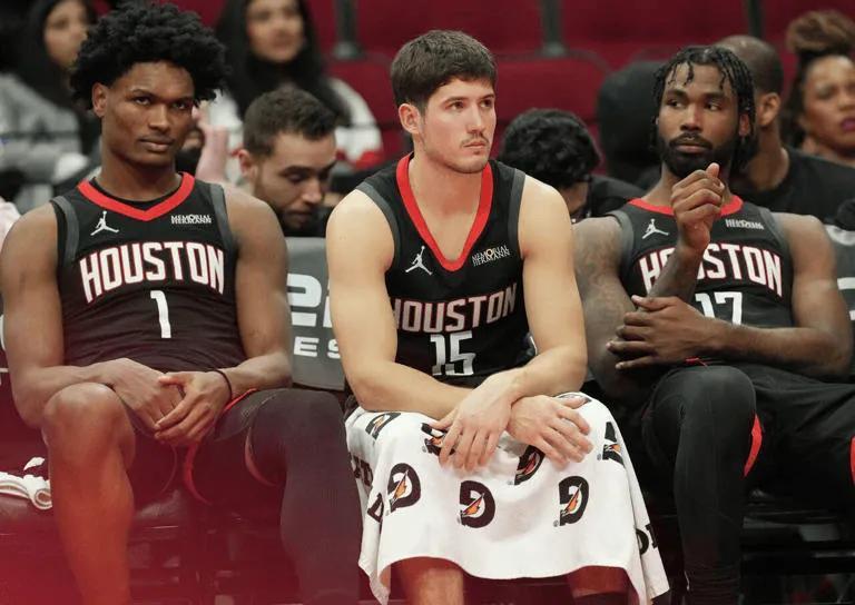 乐鱼下载安装-火箭3小将让人绝望！申京谢泼德狂铁还防不住，阿门莽夫无脑冲！